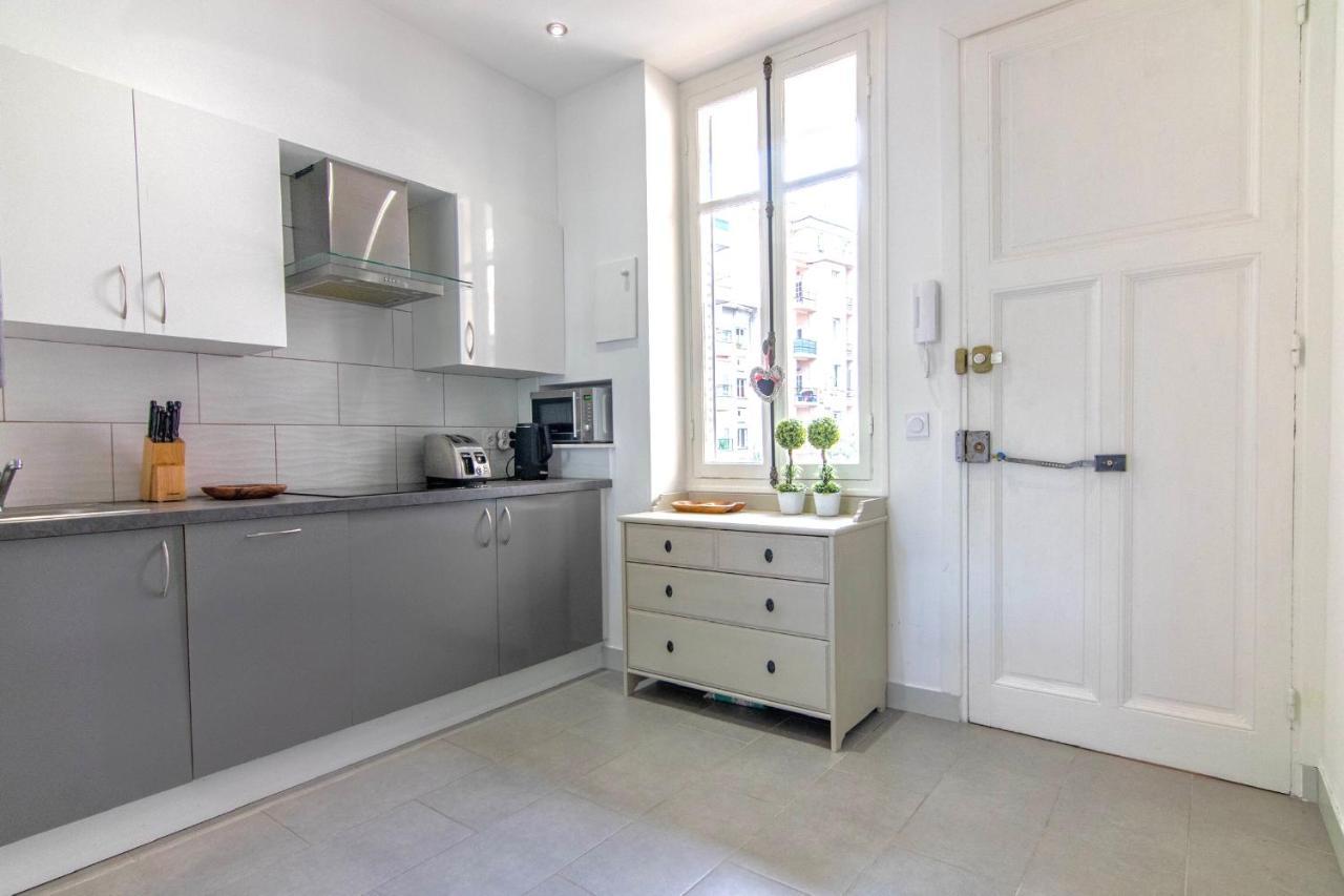 Estienne D'orves Apartamento