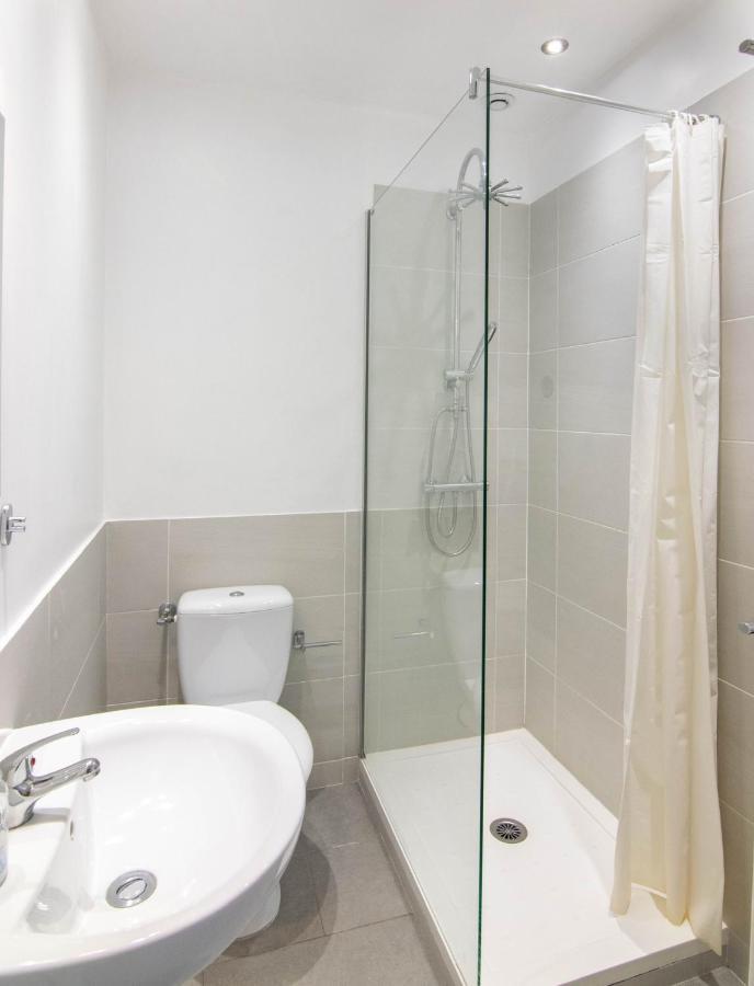 Estienne D'orves Apartamento *